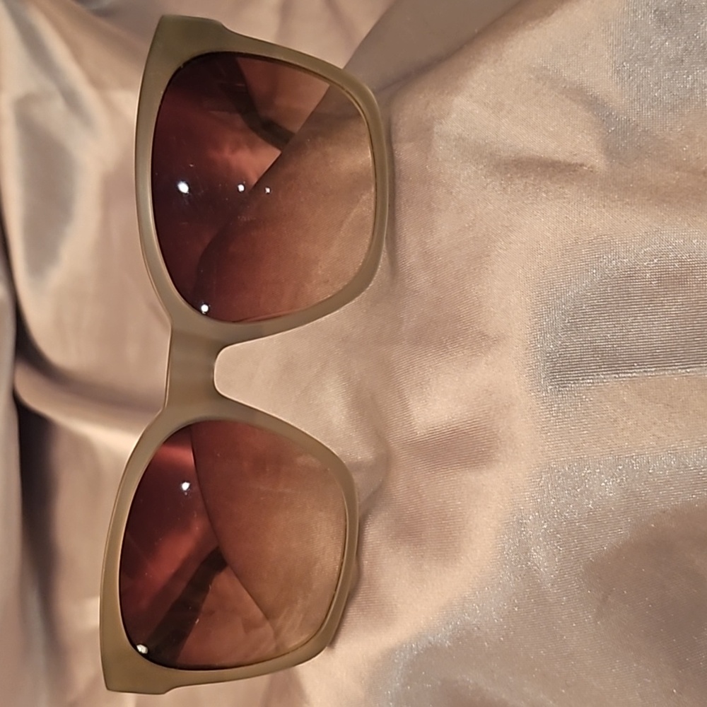 💯 Auth Bobbi Brown Sunglasses